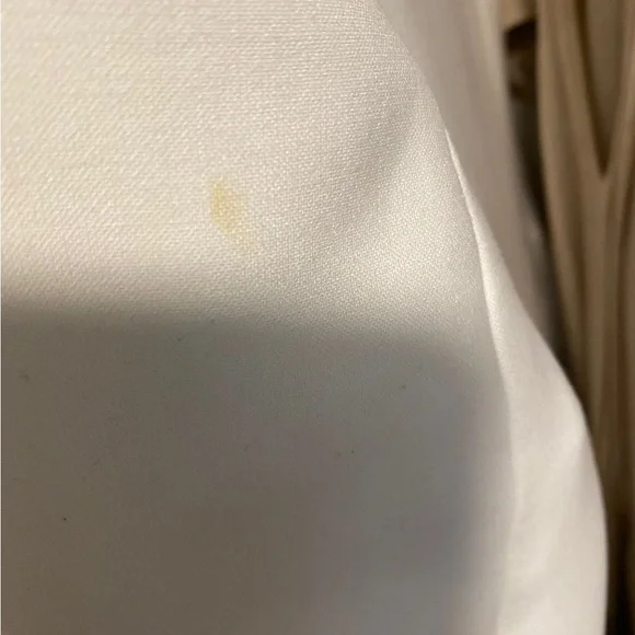 BURBERRY WHITE TUXEDO BLAZER, SIZE  6 YELLOW STAINS AND WEAR ON THE NECK& BOTTOM - Picture 12 of 14